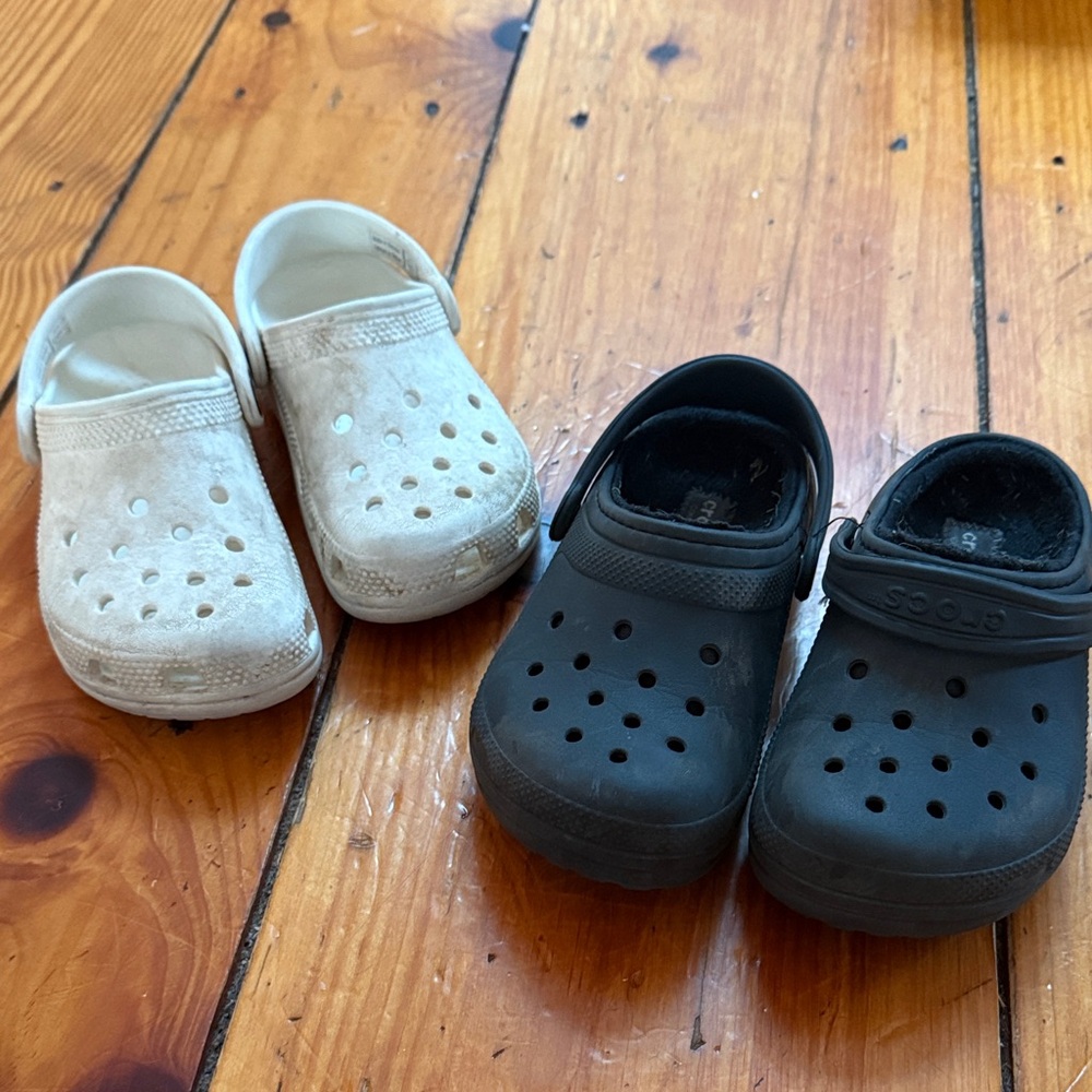 Kids Crocs Set of 2 Size 11